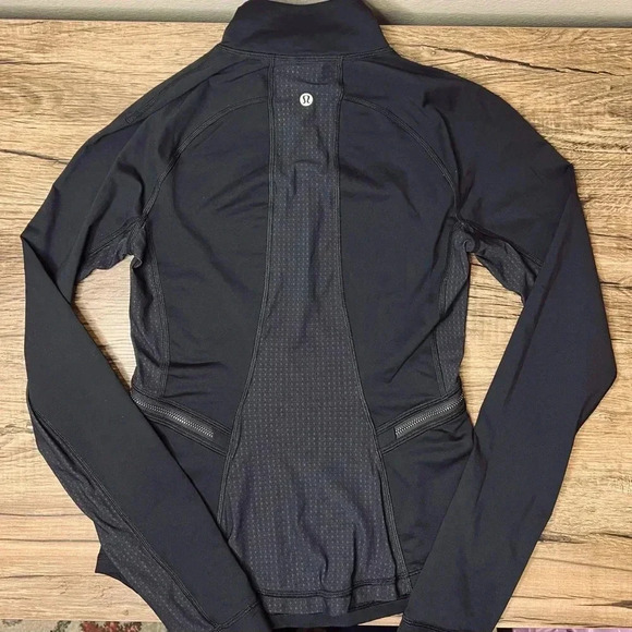 Lululemon Front Of The Pack 1/2 Zip size 4 - Picture 7 of 7